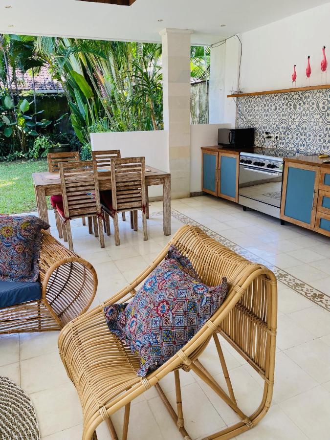 Villa Biru - 500M Batubelig Beach Чангу Экстерьер фото