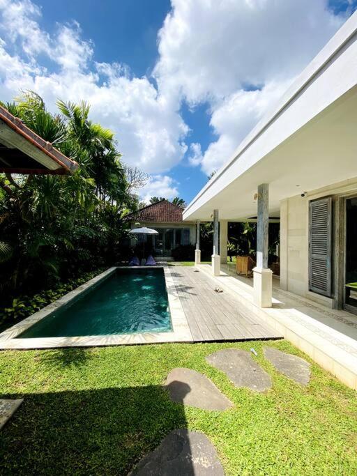 Villa Biru - 500M Batubelig Beach Чангу Экстерьер фото
