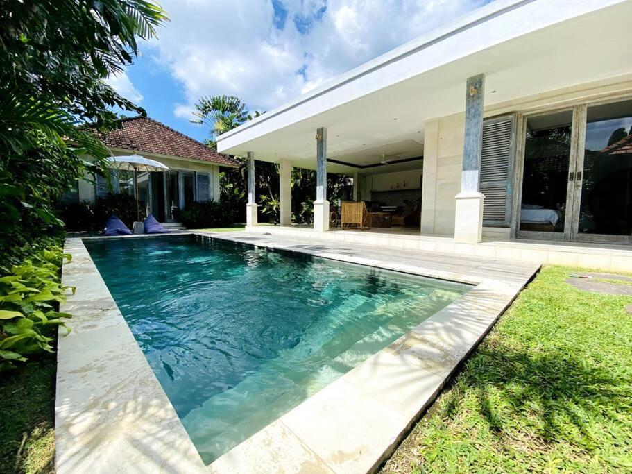Villa Biru - 500M Batubelig Beach Чангу Экстерьер фото
