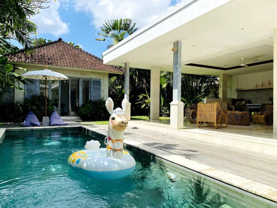 Villa Biru - 500M Batubelig Beach Чангу Экстерьер фото